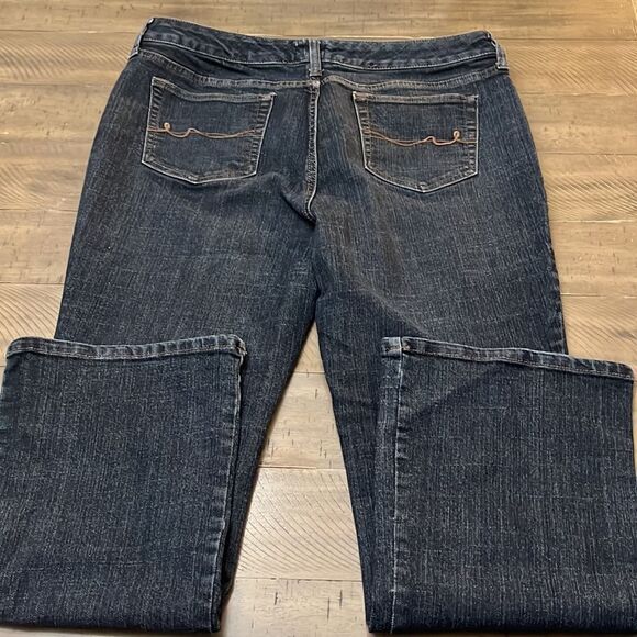 St. John’s bay boot cut jeans - Picture 5 of 6